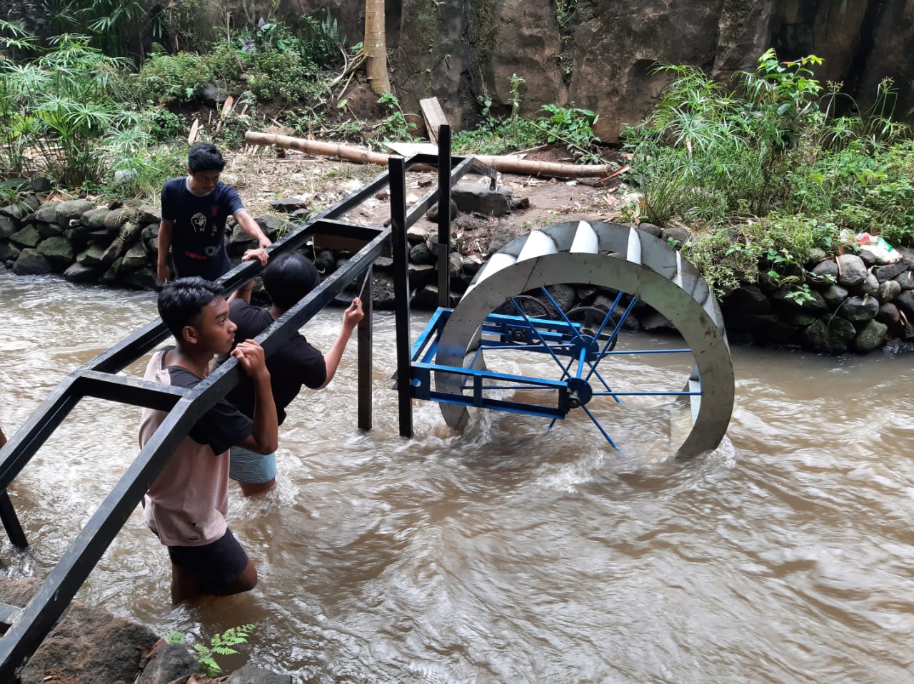 Kebutuhan Listrik Meningkat, Dosen ITN Malang Kembangkan Kincir Air Undershot