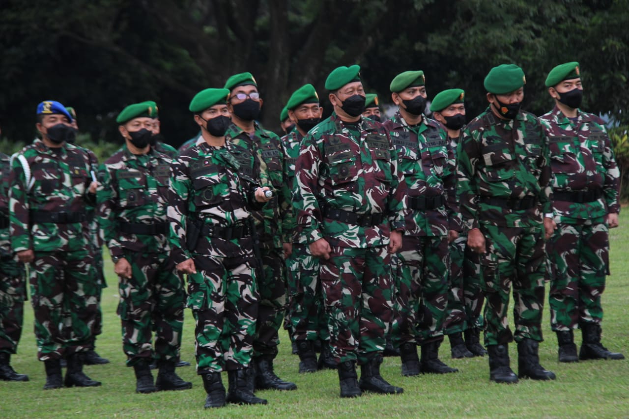 Upacara  Bendera Gabungan TNI Satuan Jajaran Kodam V/Brawijaya. Foto: Ist
