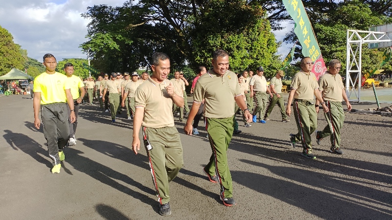 Dandim 0833 mengikuti Olahraga Bersama Pangdam V / Brawijaya. Foto: ANC