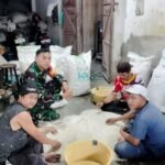 Babinsa Tunjungsekar Monitoring Penggilingan Padi Wilayah Binaan