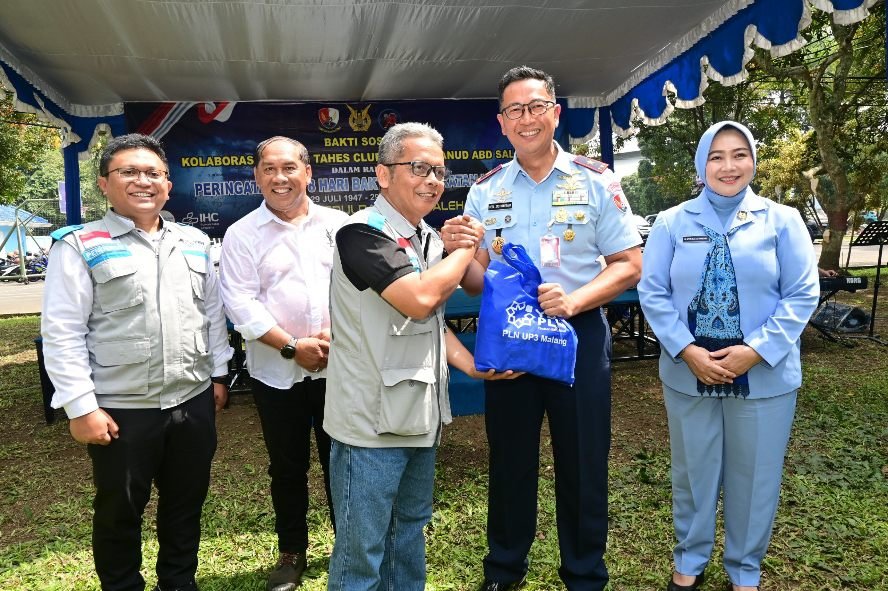 Peringati Hari Bakti TNI AU ke-78, Kolaborasi Malang Tahes Club dan Lanud Abd Saleh Gelar Bakti Sosial
