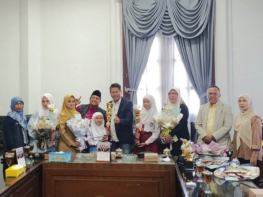 KOMALKU Gali Bakat Menulis Anak Lewat Lomba, Aleg Suyadi Siap Promosikan Antologi Karya Anak Kota Malang