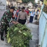 Gotongroyong bersihkan lingkungan