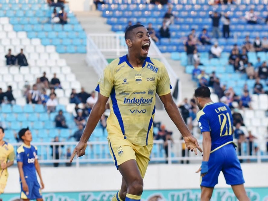 Comeback Dramatis, Persib Bandung Tundukkan Arema FC 2-1 di Kanjuruhan