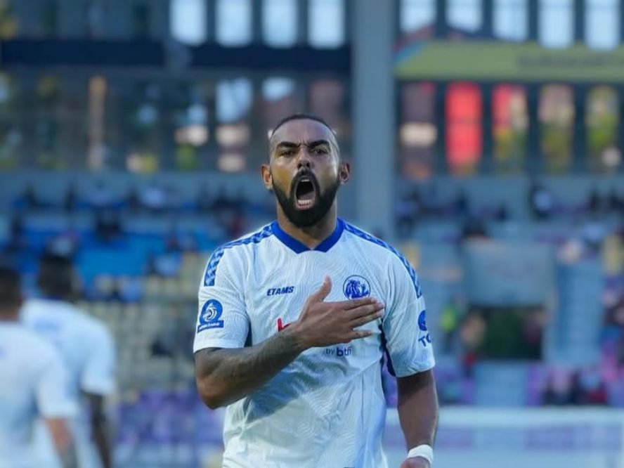 Arema FC Bidik Tiga Poin di Markas PSM, Dalberto Jadi Sorotan Utama