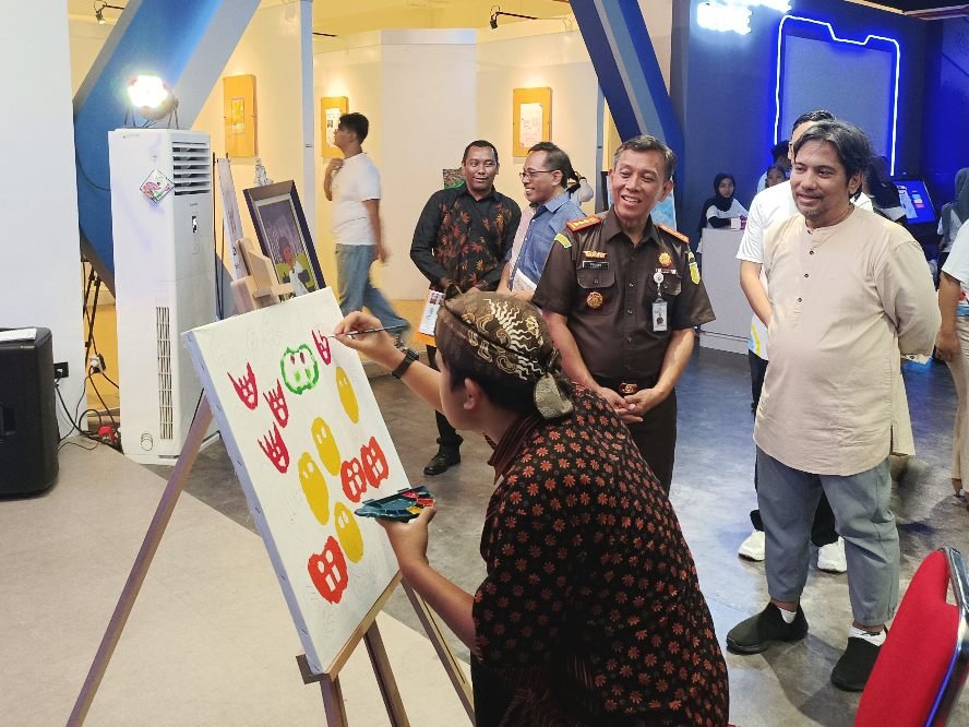 Satu Dekade, MAC Pamerkan Lukisan Karya Anak Autisme