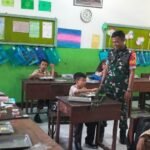 Babinsa Kiduldalem Dampingi Program Makan Bergizi Gratis di SD Negeri Kiduldalem 1