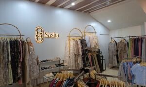 pakaian muslim Sasha Hidden Gem Toserba Sasha Dinoyo, Jual Aksesoris, Hijab hingga Kebutuhan Sehari-hari