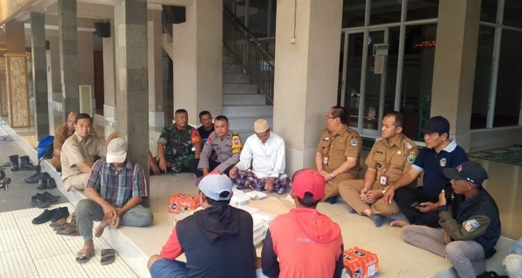 Perkuat Sinergi Babinsa Pandanwangi Komsos bersama Muspika