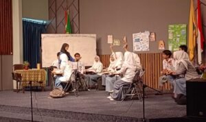 Cuplikan drama ELT 2025 (Schifra Nailah) Mahasiswa ELT UIN Malang Hadirkan Drama Kreatif From White Board to Heart Board