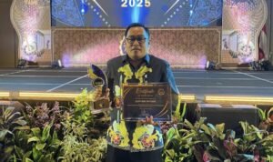 Politisi Muda Suryadi Dianugerahi Penghargaan Tokoh Inspiratif 2025