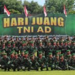 Dandim 0833 Ikuti Upacara Hari Juang TNI AD Tahun 2025 di Lapangan Rampal