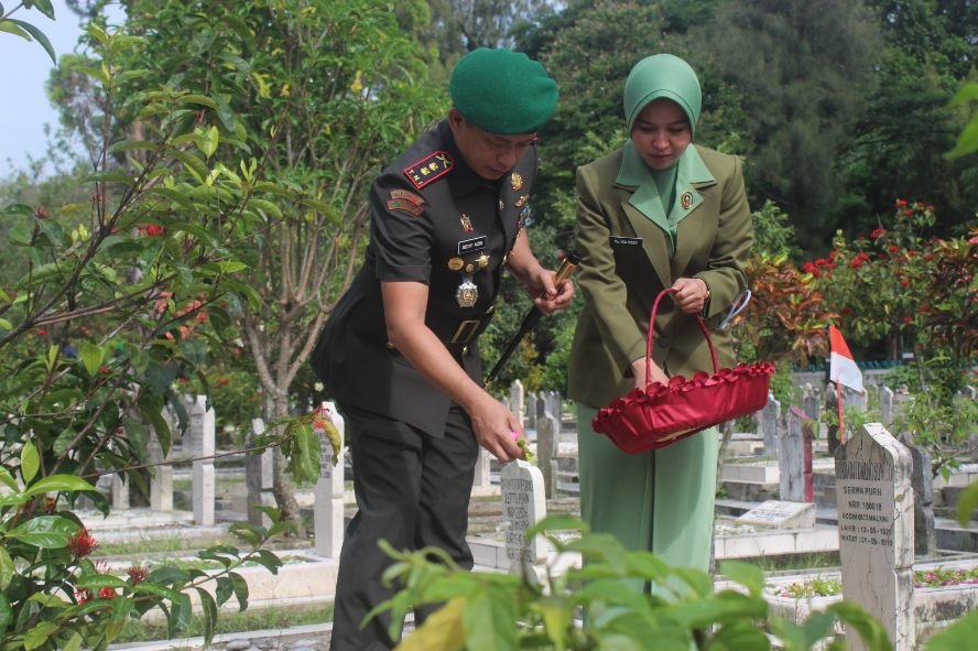 Dandim 0833 Hadiri Ziarah Rombongan Hari Juang TNI AD 2025