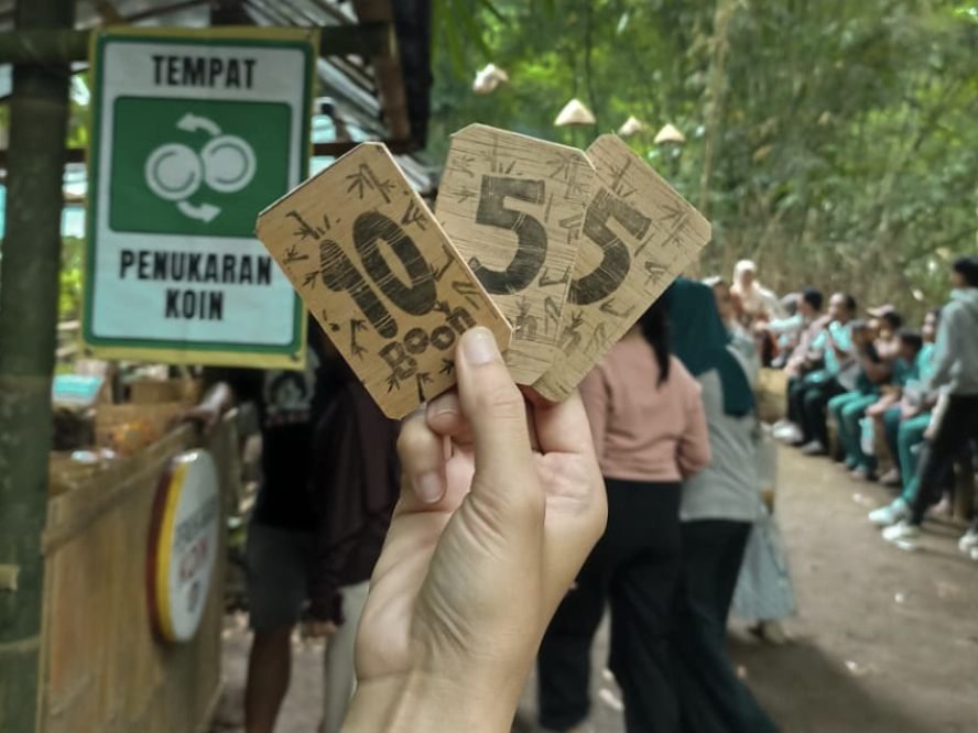 Sensasi Belanja Tempo Dulu di Pasar Wisata Boonpring dengan Keunikan "Duwek Boon"