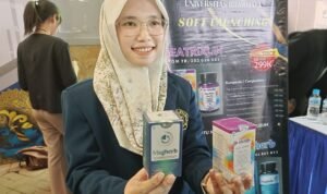 Sekretaris Pusat Inovasi Jamu dan Biofarmaka UB, Dinia Rizqi Dwijayanti Pusat Inovasi Jamu dan Biofarmaka UB Luncurkan Dua Produk Herbal, Beatrixlim dan Magherb
