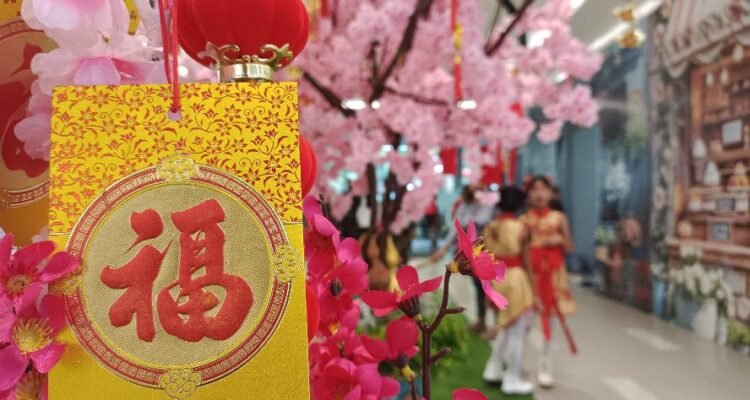 Harmoni Imlek dan Ramadan di Malang Town Square