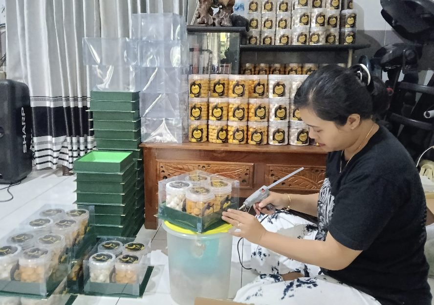 Pertahanankan Rasa dan Tanpa Pengawet, Kue Kering Cempaka Cookies Jadi Favorit Saat Ramadan