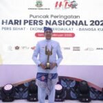 Wali Kota Wahyu Terima Trofi Abyakta Anugerah Kebudayaan PWI di Puncak Hari Pers Nasional