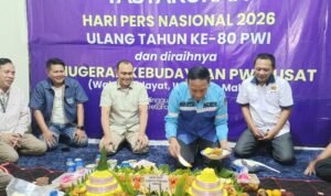 Wali Kota Malang potong tumpeng HPN PWI Malang Raya Gelar Tasyakuran HPN, Wali Kota Syukuri Anugerah Kebudayaan