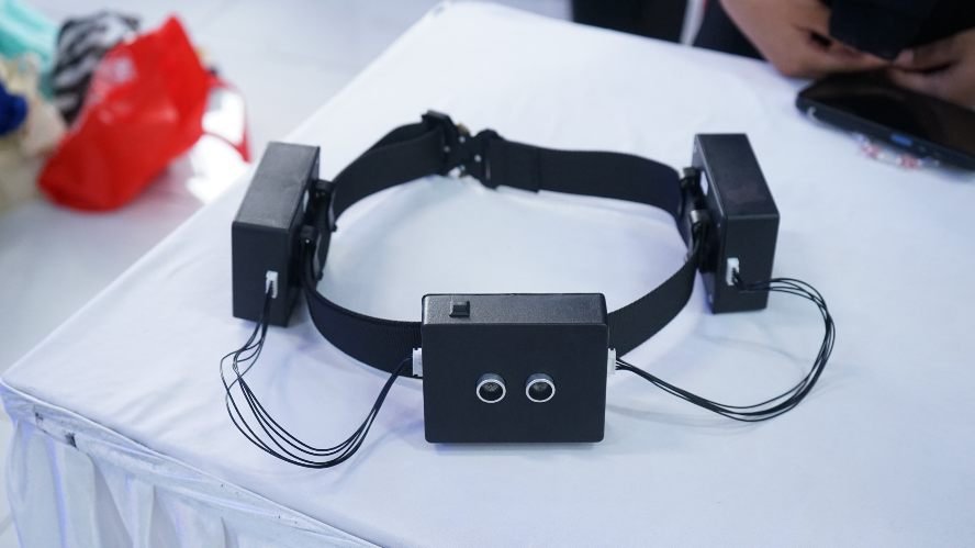 Mahasiswa UMM Hadirkan Wearable Device Sensor untuk Tunanetra