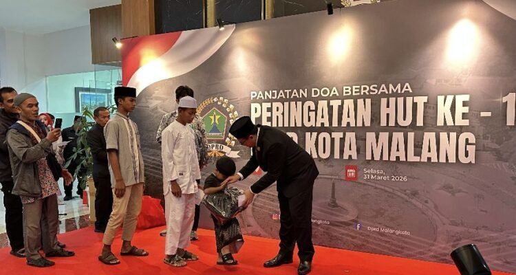 Tak Sekadar Seremoni, HUT ke-112 DPRD Kota Malang Diwarnai Santunan untuk Ratusan Anak Yatim