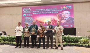 Launching buku Langkah Sunyi Menuju Puncak_ Buku Biografi Ketua PWI Pusat Diluncurkan, 'Langkah Sunyi Menuju Puncak'