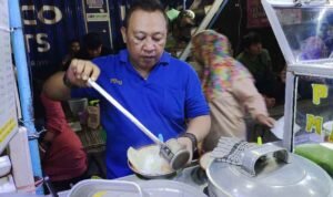 Angsle Ronde Pak Mat Mawar Malang, Perpaduan Rasa Tradisional dan Topping Kekinian