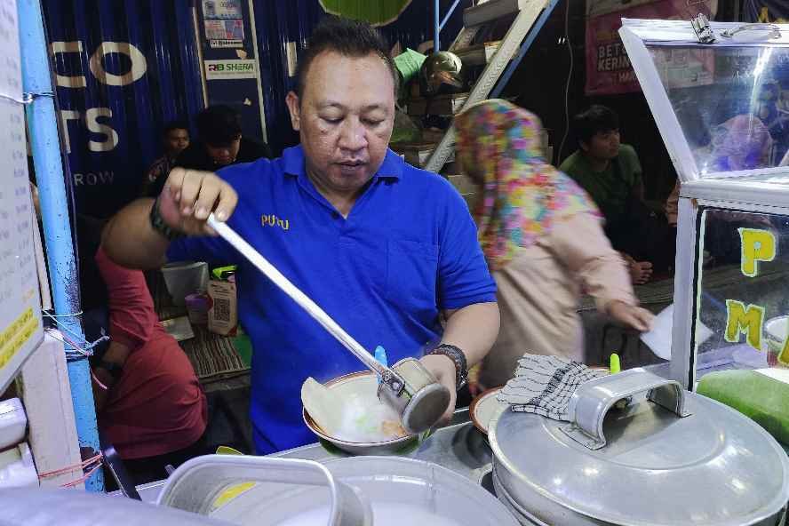 Angsle Ronde Pak Mat Mawar Malang, Perpaduan Rasa Tradisional dan Topping Kekinian