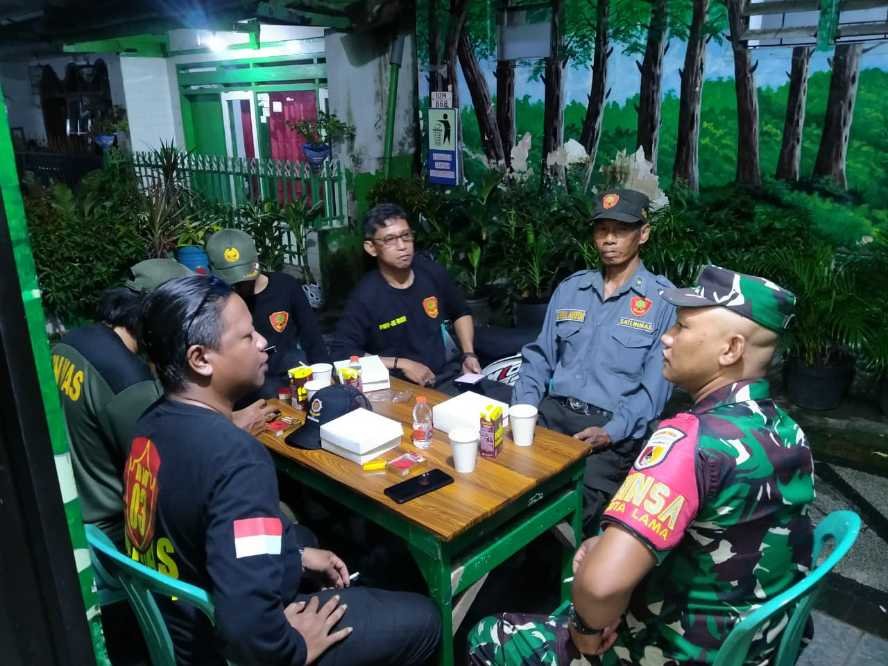 Babinsa Kota Lama Intensifkan Patroli Wilayah Jaga Kondusifitas
