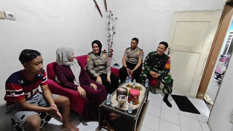 Anjangsana, Babinsa Bareng Perkuat Kedekatan dan Keamanan Wilayah