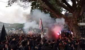 “Indonesia Gawat Darurat”, Ratusan Mahasiswa di Malang Desak Penghentian Program MBG