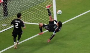 Pemain Meksiko menyelamatkan gawang @worldcupmedia Gol Tunggal Luis Romo Bawa Meksiko Tundukkan Korea Selatan 1-0 di Piala Dunia 2026