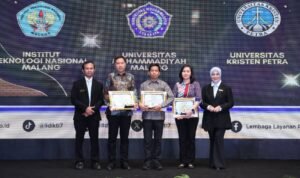 Penyerahan Penghargaan ITN Malang Raih 3 Penghargaan Anugerah Kampus Unggulan LLDIKTI VII 2026, Unggul di Hilirisasi Riset dan Tata Kelola