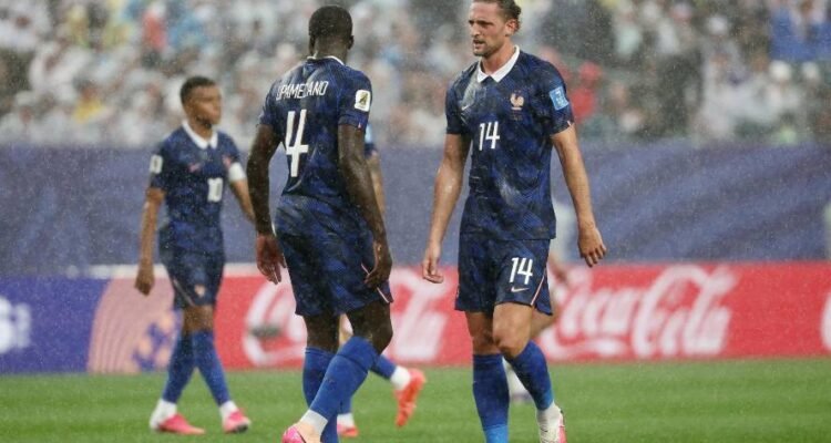 Mbappé Bawa Prancis Unggul Atas Irak Sebelum Laga Ditunda Akibat Cuaca Buruk