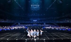 119-LE SSERAFIM konser Incheon LE SSERAFIM Sukses Gelar Konser Perdana Tur Dunia PUREFLOW di Incheon, Tiket Habis Terjual