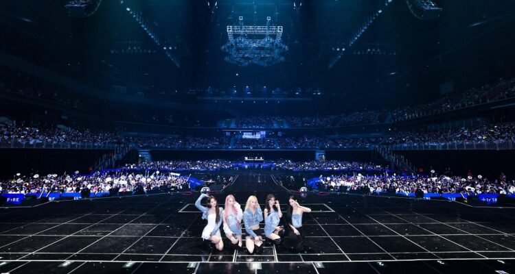 LE SSERAFIM Sukses Gelar Konser Perdana Tur Dunia PUREFLOW di Incheon, Tiket Habis Terjual