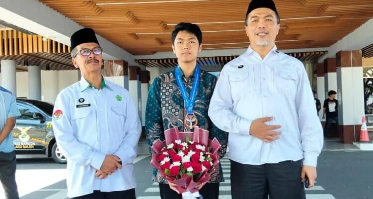 Siswa MAN 2 Kota Malang Harumkan Nama Indonesia