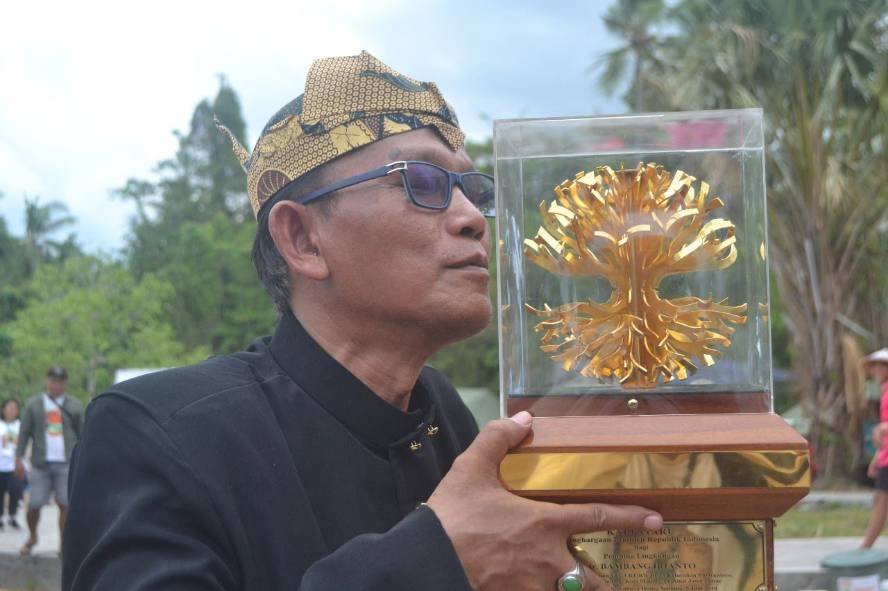 Penerima Kalpataru Nasional Bambang Irianto