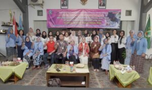 Foto bersama peserta pelatihan menjahit Sri Untari Dorong Kemandirian Perempuan Sumberpucung Lewat Pelatihan Menjahit