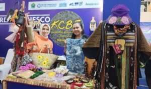 Komunitas Cinta Berkain Indonesia Komunitas Cinta Berkain Indonesia Kenalkan Wastra Nusantara di Gelaran Malang City Expo