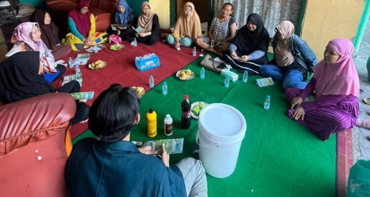 Mahasiswa FTAB UB Ajarkan Pembuatan "Ember POC"