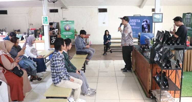 Tani Kopi Academy FBiPK UB Latih Pemuda Kampung Lingkar Kampus Jadi Barista dan Roaster