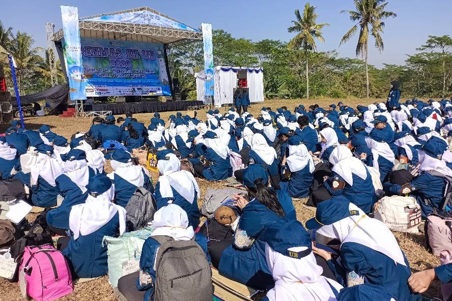 Ratusan Mahasiswa Baru FK UB Penmas di Desa Permanu