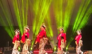 Pertunjukan seni Sri Untari Apresiasi Pementasan Topeng Panji "Satya Laku"