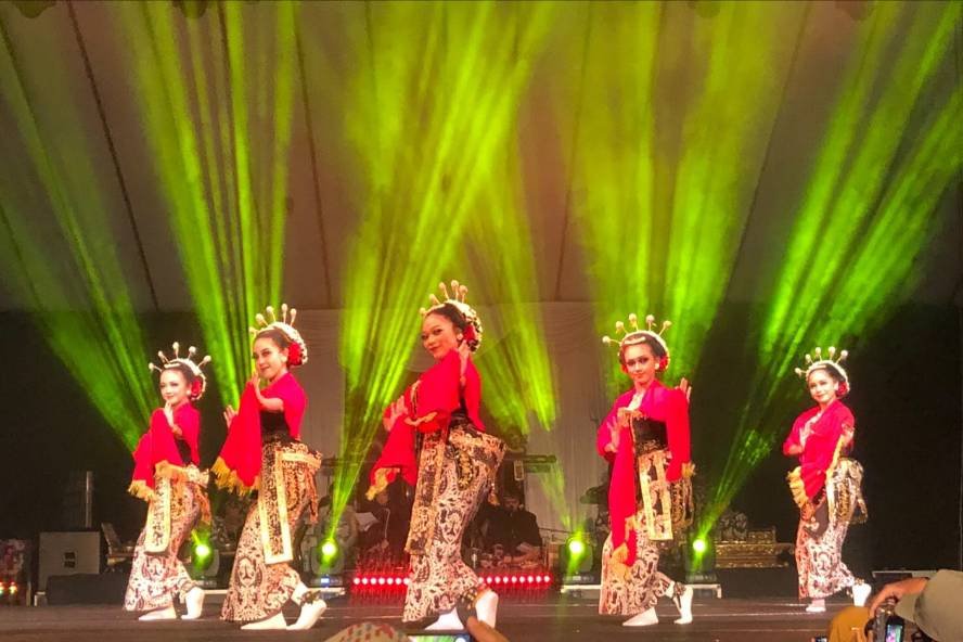 Sri Untari Apresiasi Pementasan Topeng Panji "Satya Laku"
