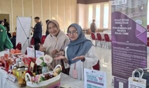 Prof Elfi Prof. Elfi UMM Kenalkan Beras Analog Tinggi Protein hingga Minuman Herbal Bunga Mawar