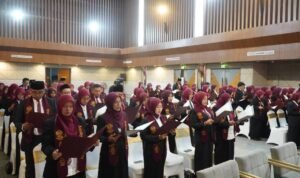 Prosesi Pengukuhan Guru Madrasah UMM Kukuhkan Ribuan Guru Madrasah Profesional