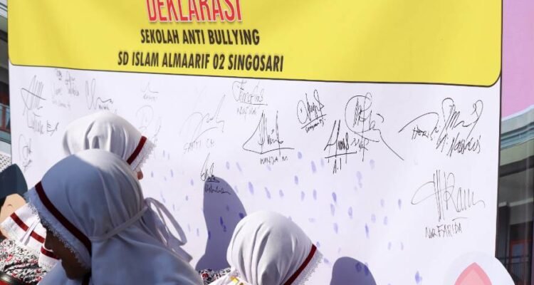SD Islam Almaarif 02 Singosari Deklarasikan Perang terhadap Bullying