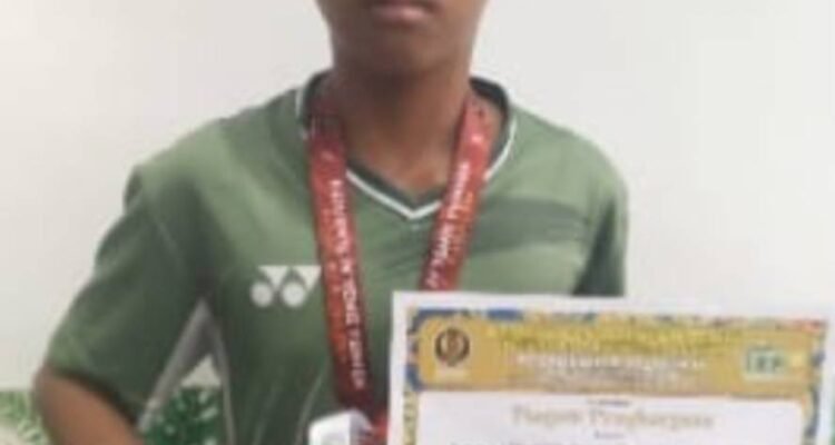 Harumkan Nama SMAN 6 Malang, Satria Putra Yudha Sabet Juara 3 Tenis Lapangan