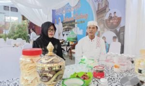 Sekda Kabupaten Blitar bersama suami Sekda Blitar Bagikan Tips Tunaikan Haji Bersama Pasangan, Kekompakan Jadi Kunci Utama